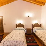 Onufri Hotel 4*