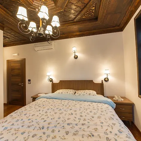 Onufri Hotel 4*