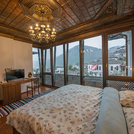 Hotel Onufri 4*