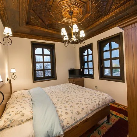 Hotell Onufri 4*